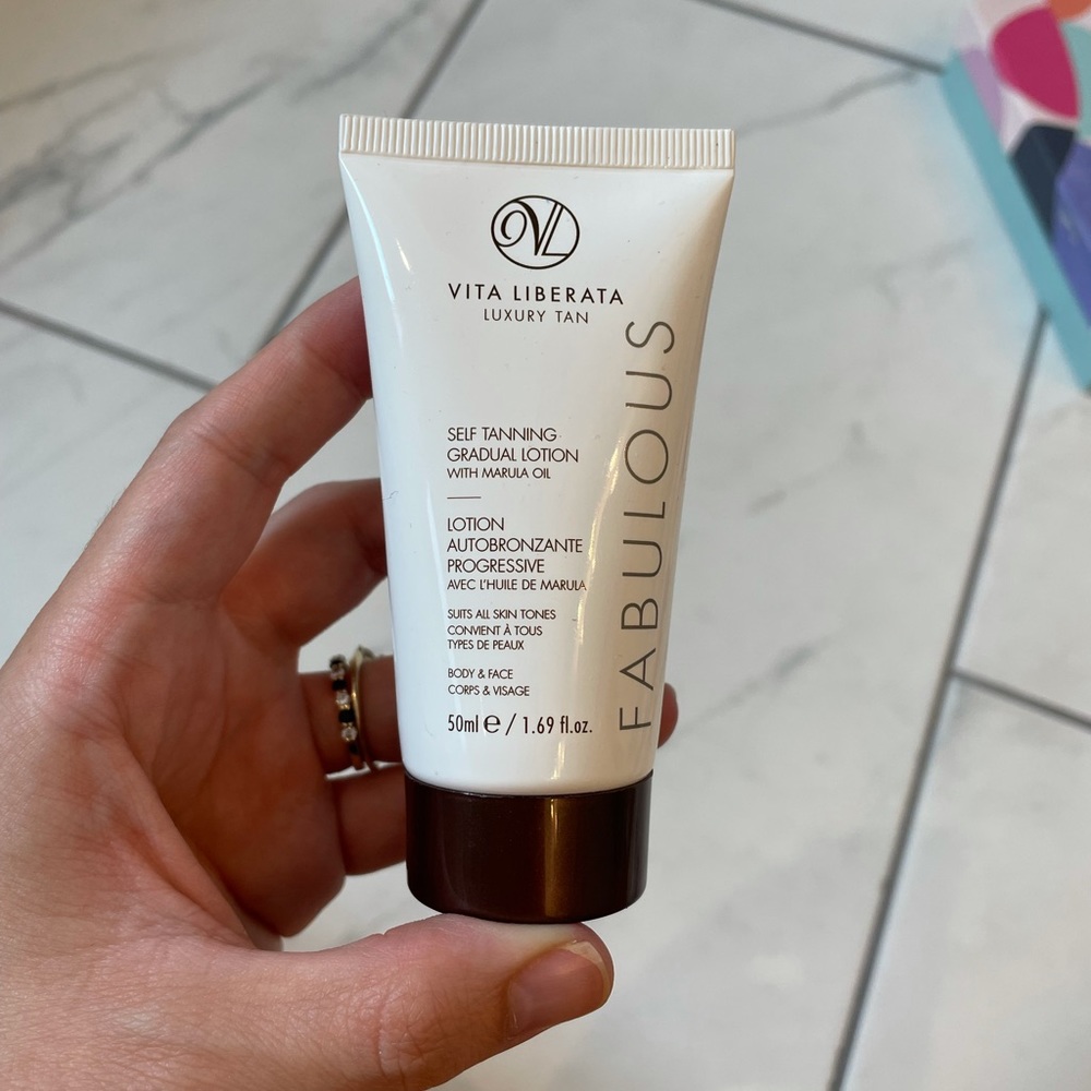 Self tanner and illuminating bundle